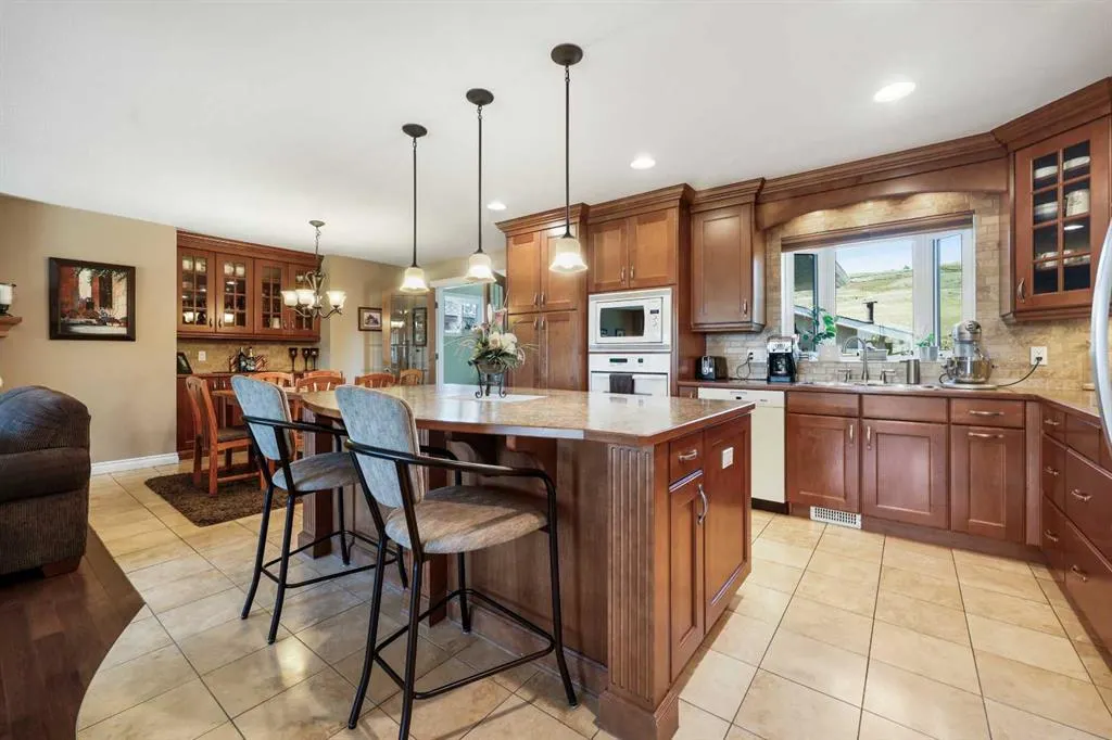 1048 Hunterdale Place NW