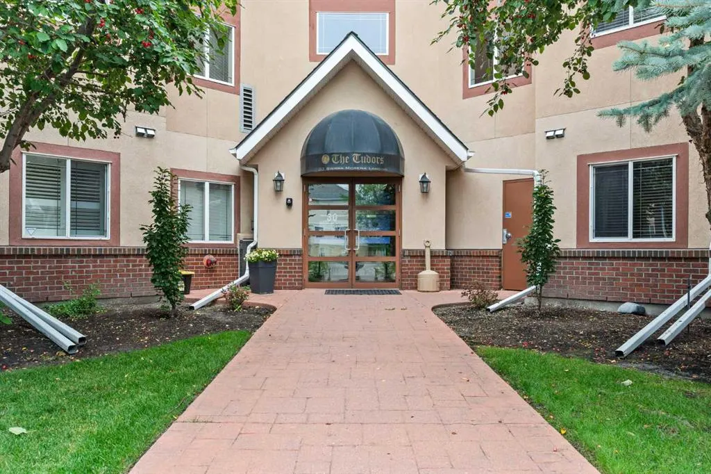 30 Sierra Morena Landing SW, #242