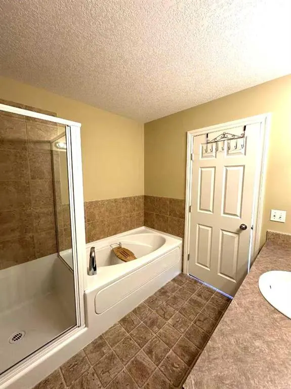 200 Royal Crest View NW