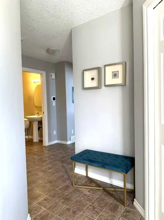 200 Royal Crest View NW