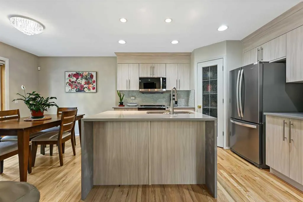 125 Everwillow Close SW