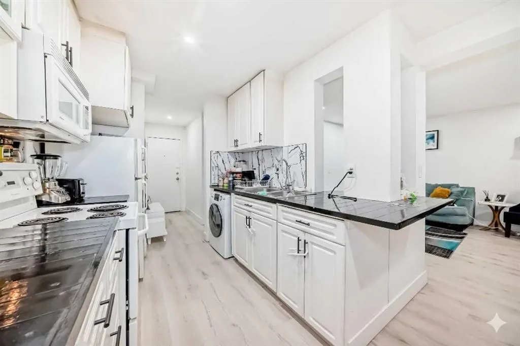 1113 37 Street SW, #101