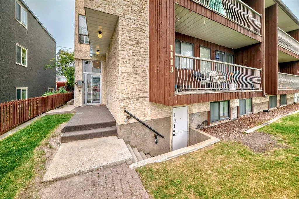 1113 37 Street SW, #101