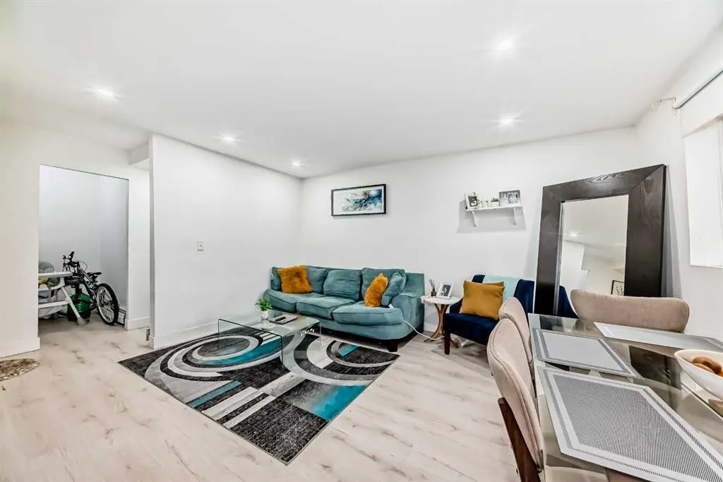 1113 37 Street SW, #101