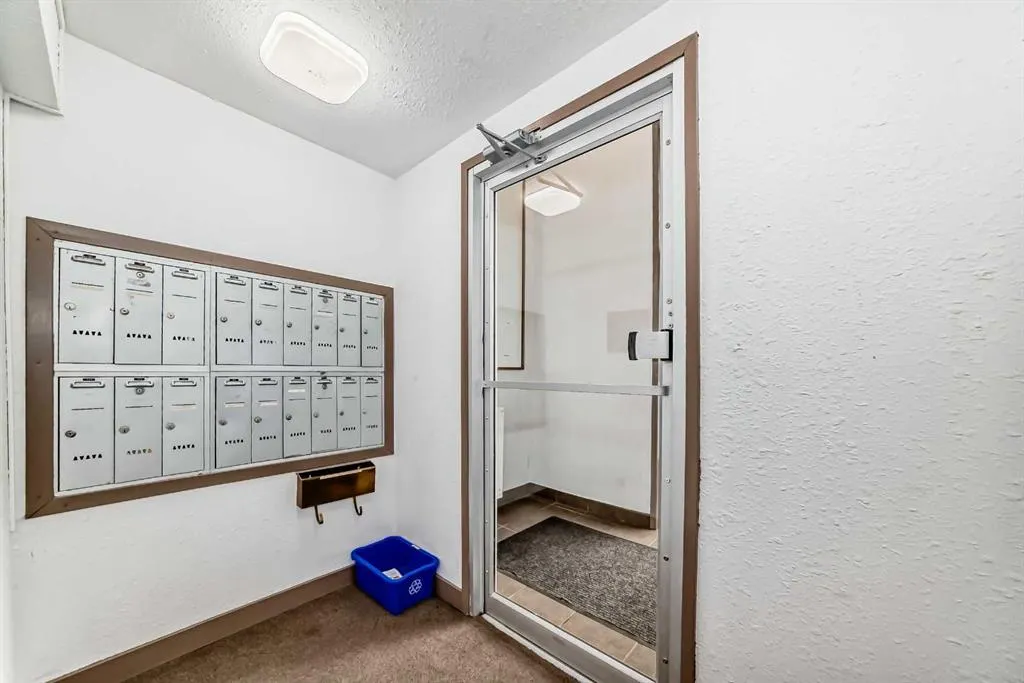 1113 37 Street SW, #101