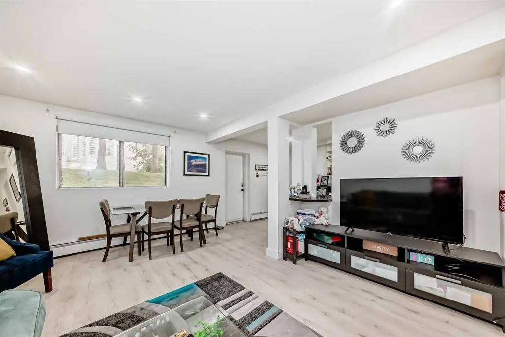 1113 37 Street SW, #101