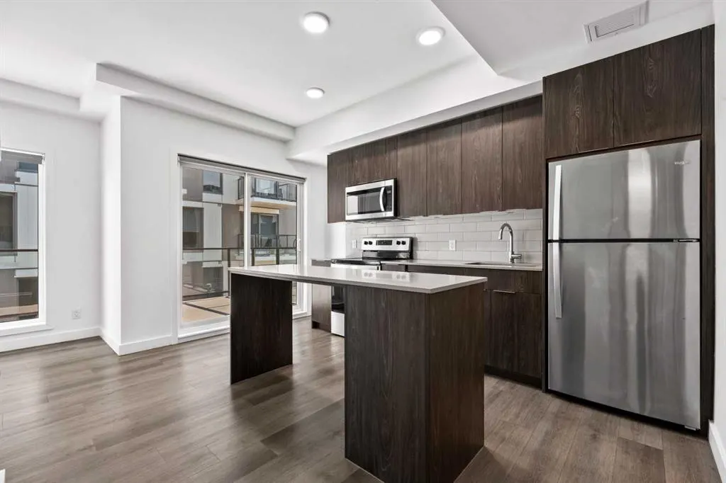 455 1 Avenue NE, #304