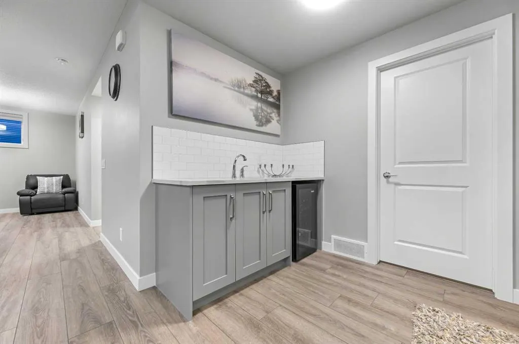 224 Cranbrook Drive SE