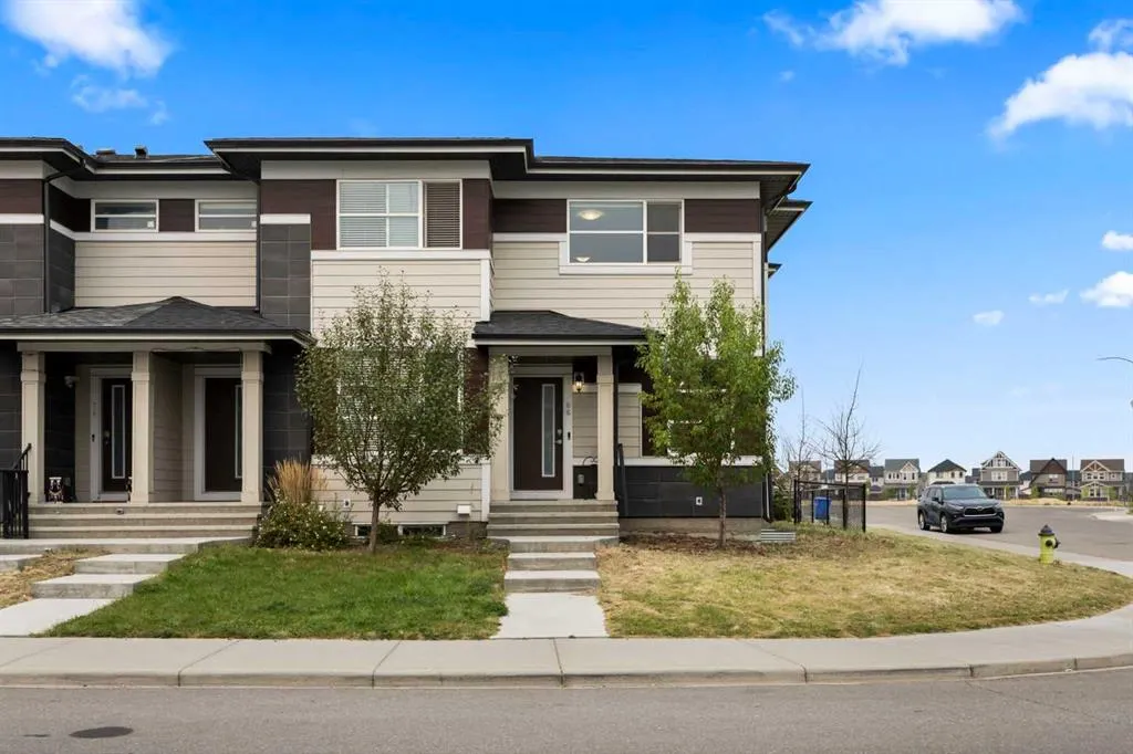 66 Skyview Parade NE