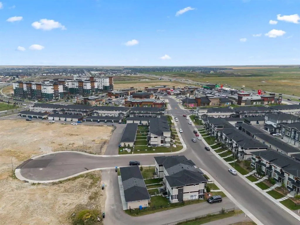 66 Skyview Parade NE