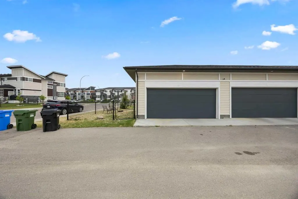 66 Skyview Parade NE