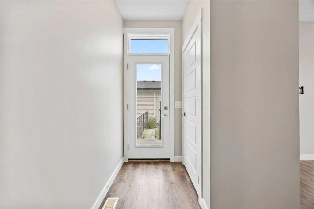 66 Skyview Parade NE