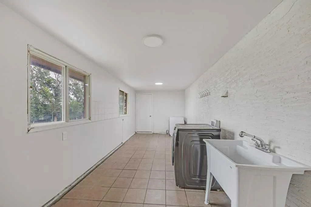 40 Pleasant Range Place