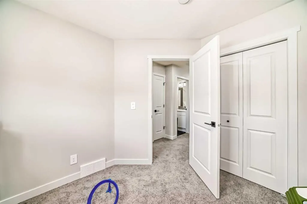 95 Heirloom Boulevard SE