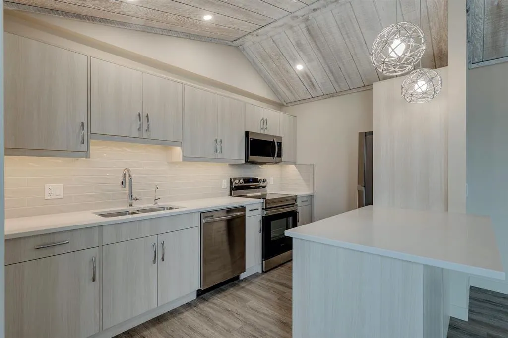 13104 Elbow Drive SW, #1104