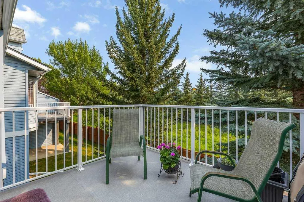 180 Valley Ridge Heights NW