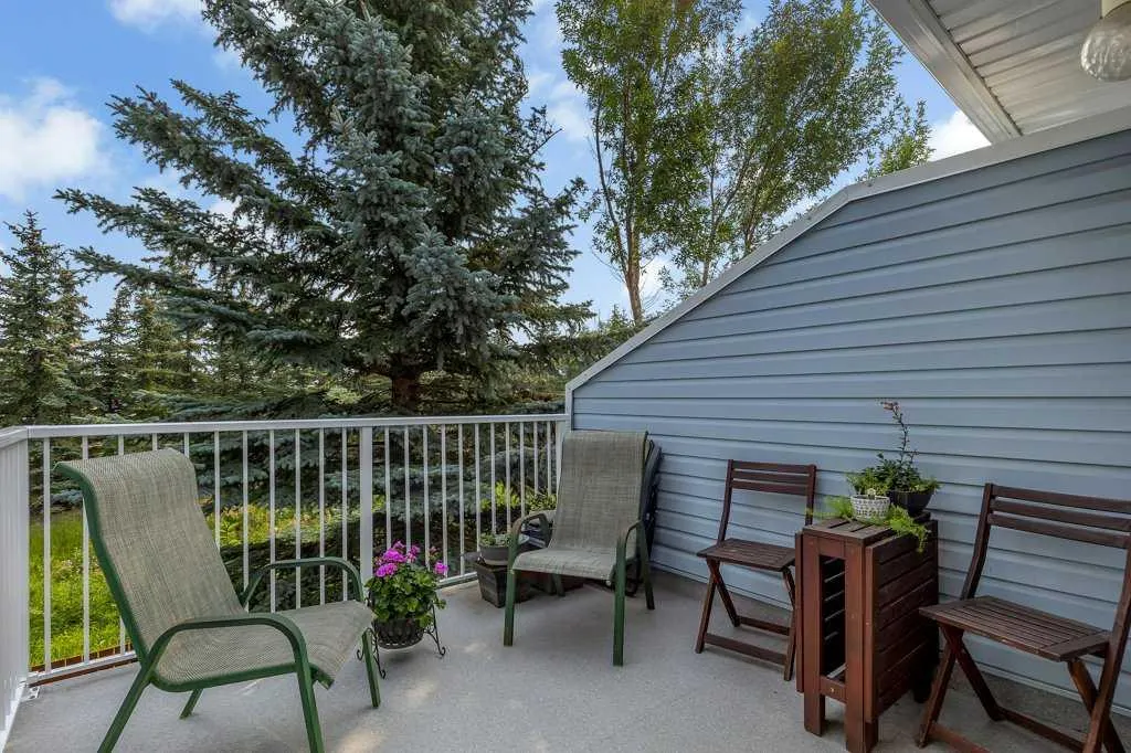 180 Valley Ridge Heights NW