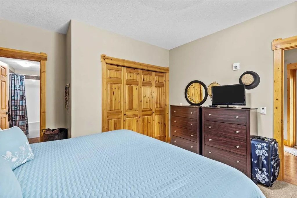 175 Crossbow Place SW, #204