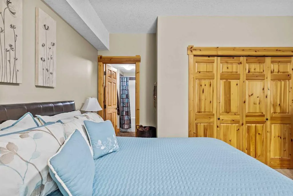 175 Crossbow Place SW, #204