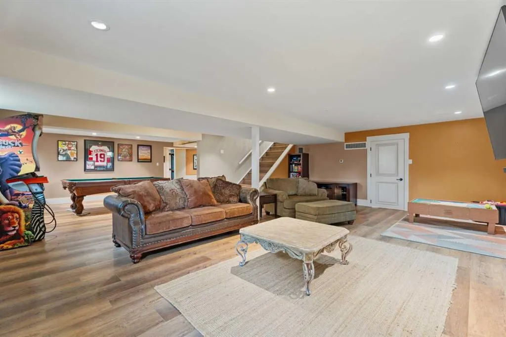 274045 Haven's Gate E