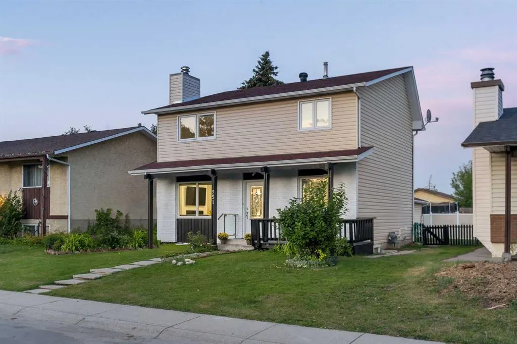 251 Rundlecairn Road NE