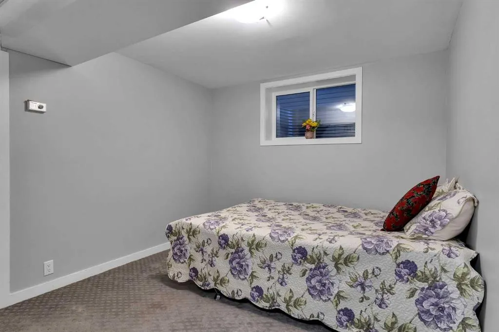 251 Rundlecairn Road NE