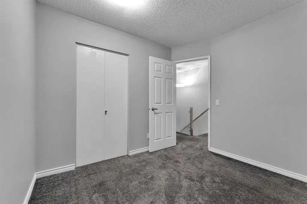 251 Rundlecairn Road NE