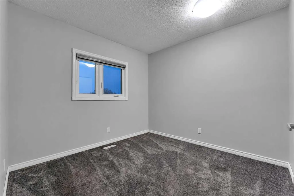 251 Rundlecairn Road NE