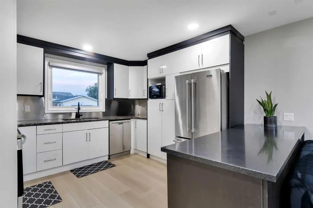 251 Rundlecairn Road NE