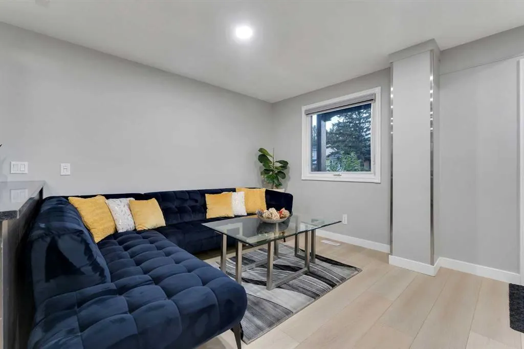 251 Rundlecairn Road NE