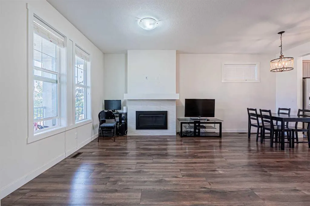 329 south point Green SW