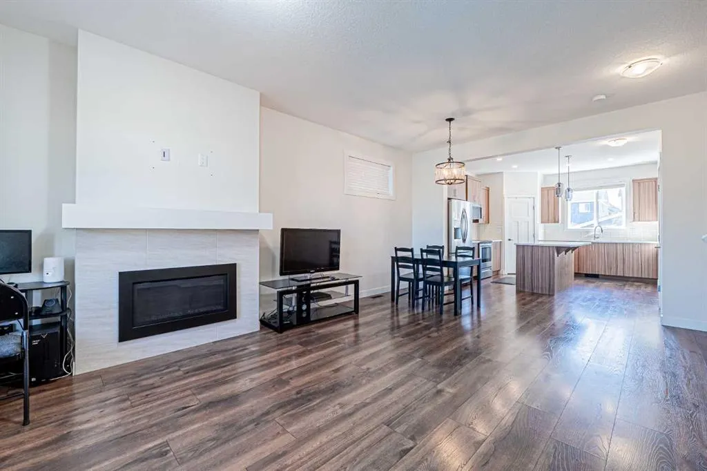329 south point Green SW