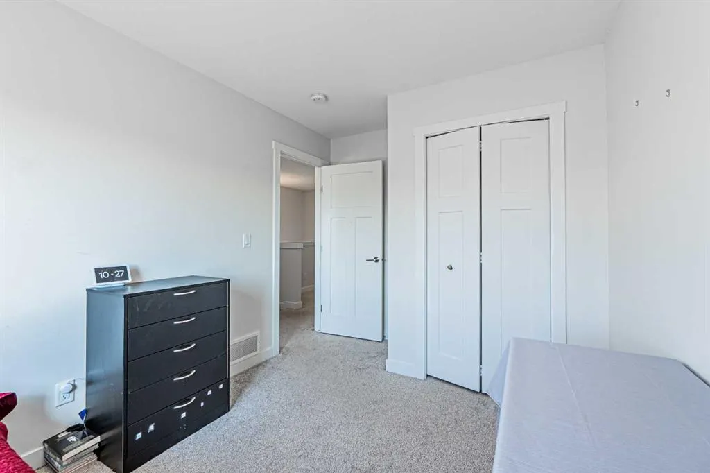 329 south point Green SW