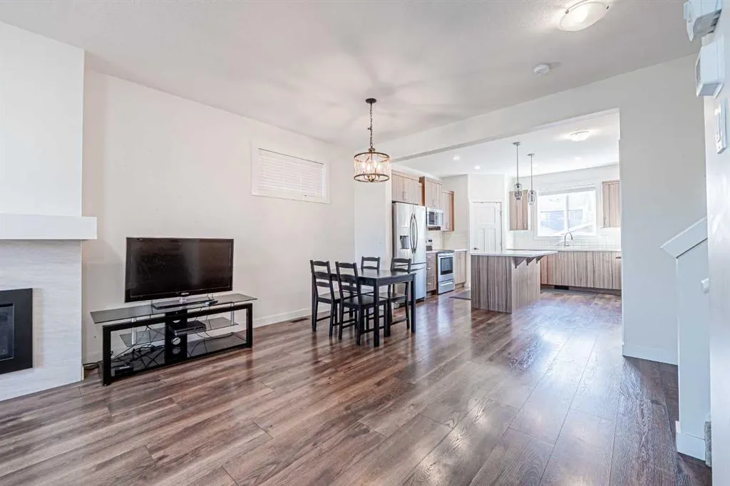 329 south point Green SW