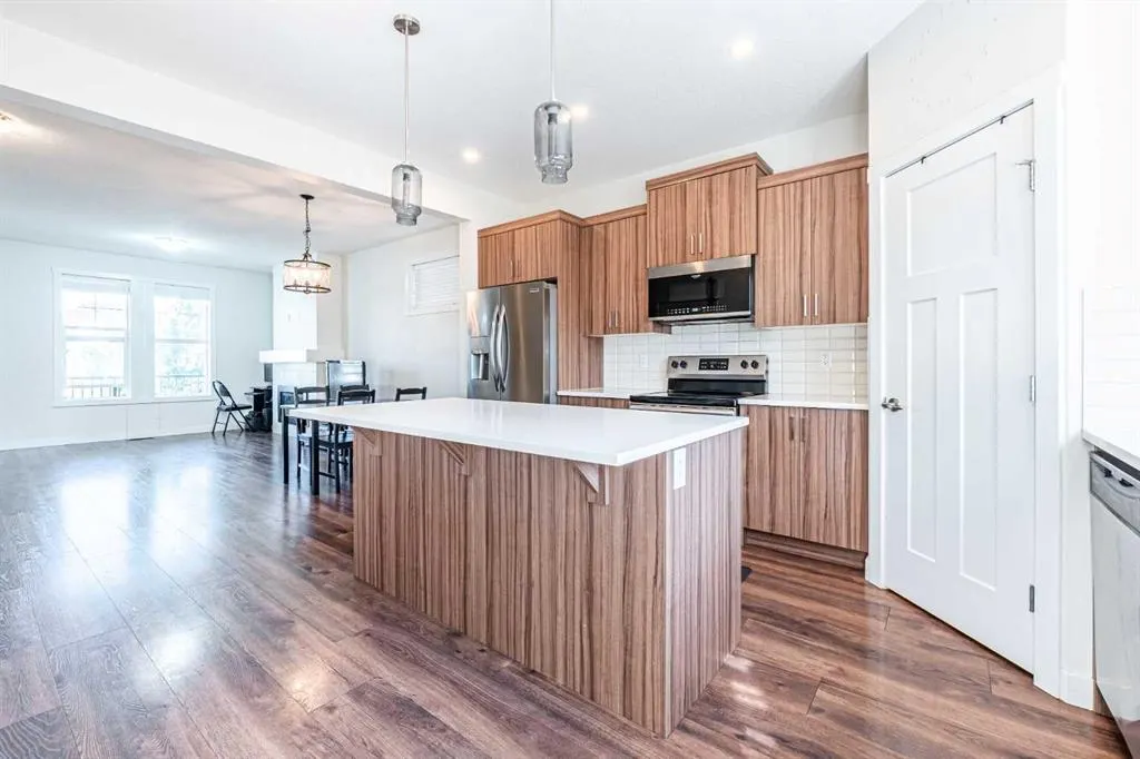329 south point Green SW