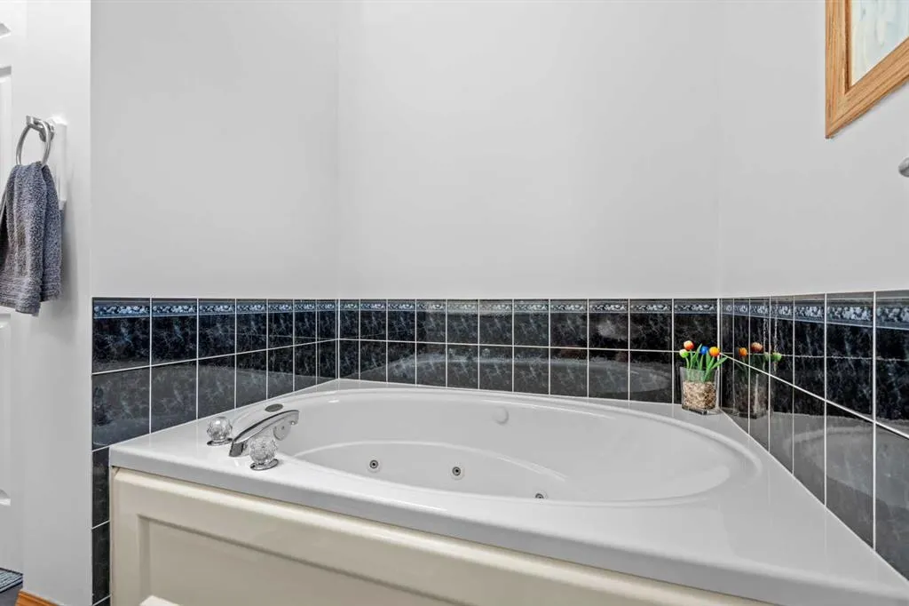 39 Arbour Wood Close NW