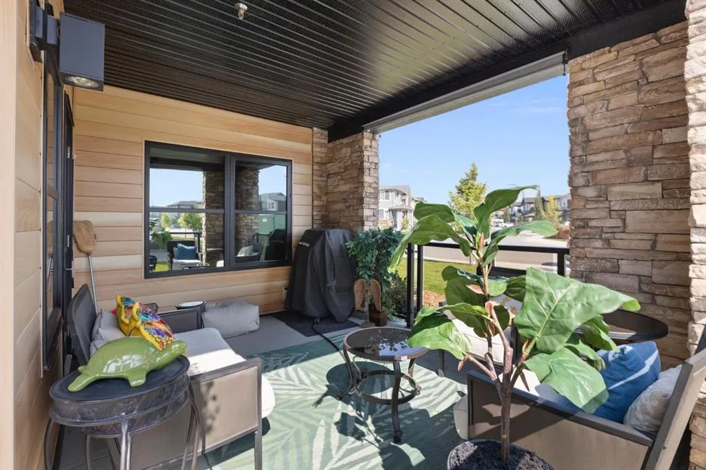 55 Wolf Hollow Crescent SE, #104