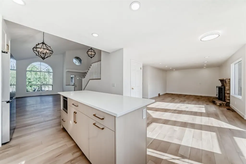 118 Signature Close SW