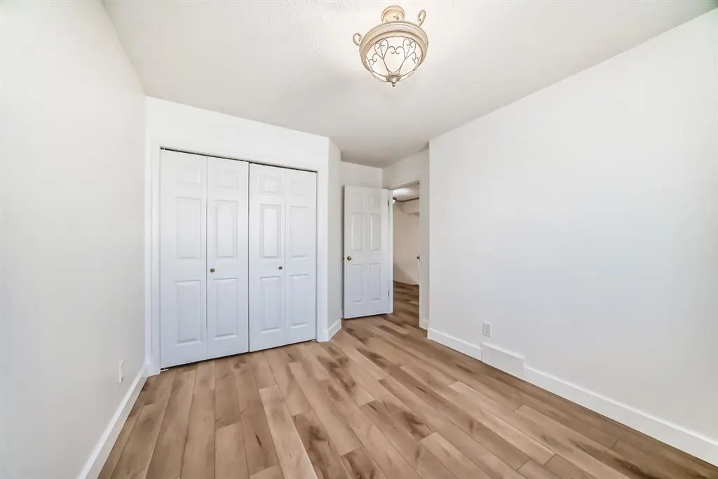 118 Signature Close SW