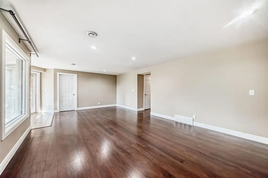 118 Signature Close SW
