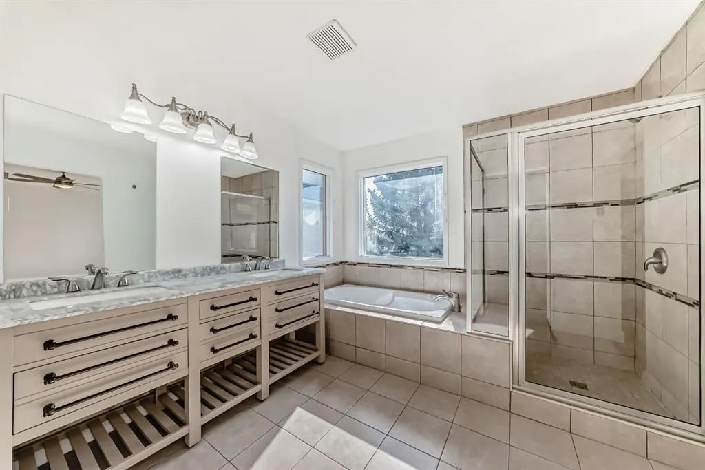 118 Signature Close SW