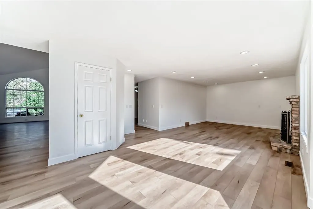 118 Signature Close SW