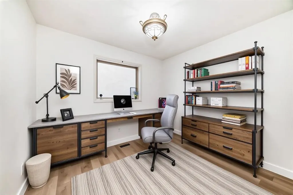 118 Signature Close SW