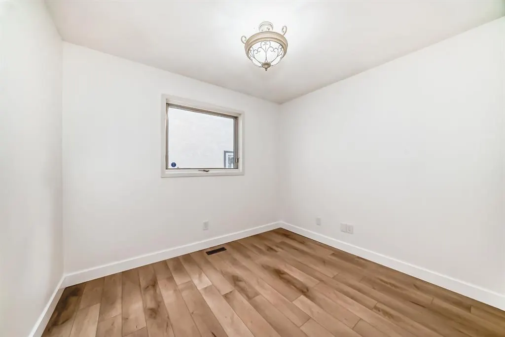 118 Signature Close SW