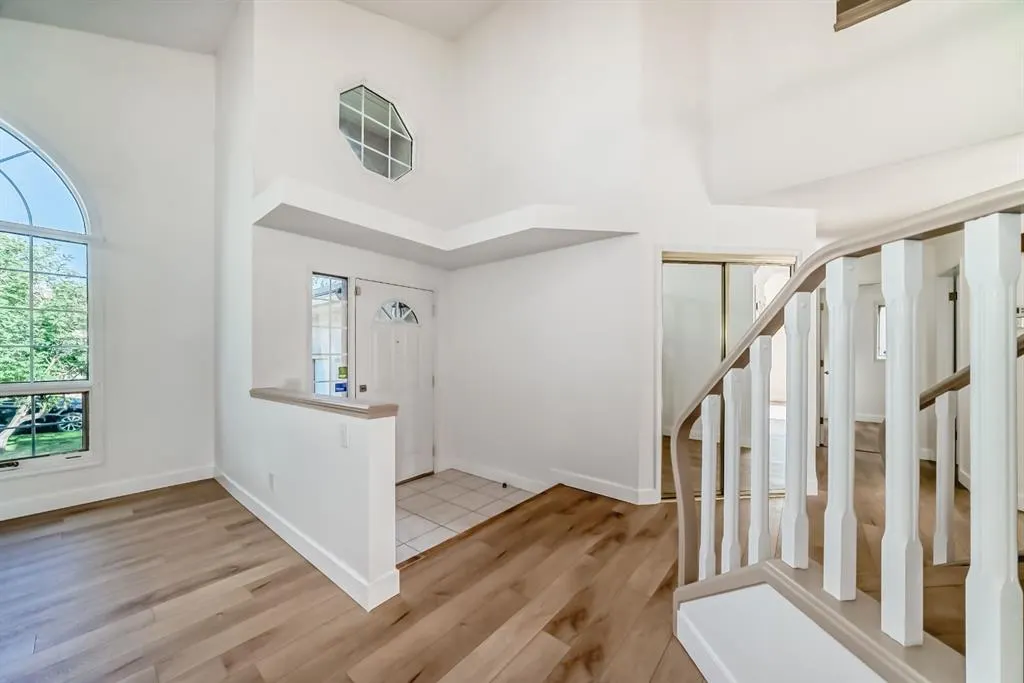 118 Signature Close SW