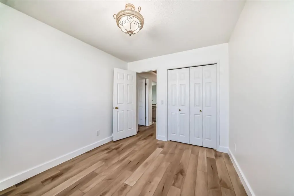 118 Signature Close SW
