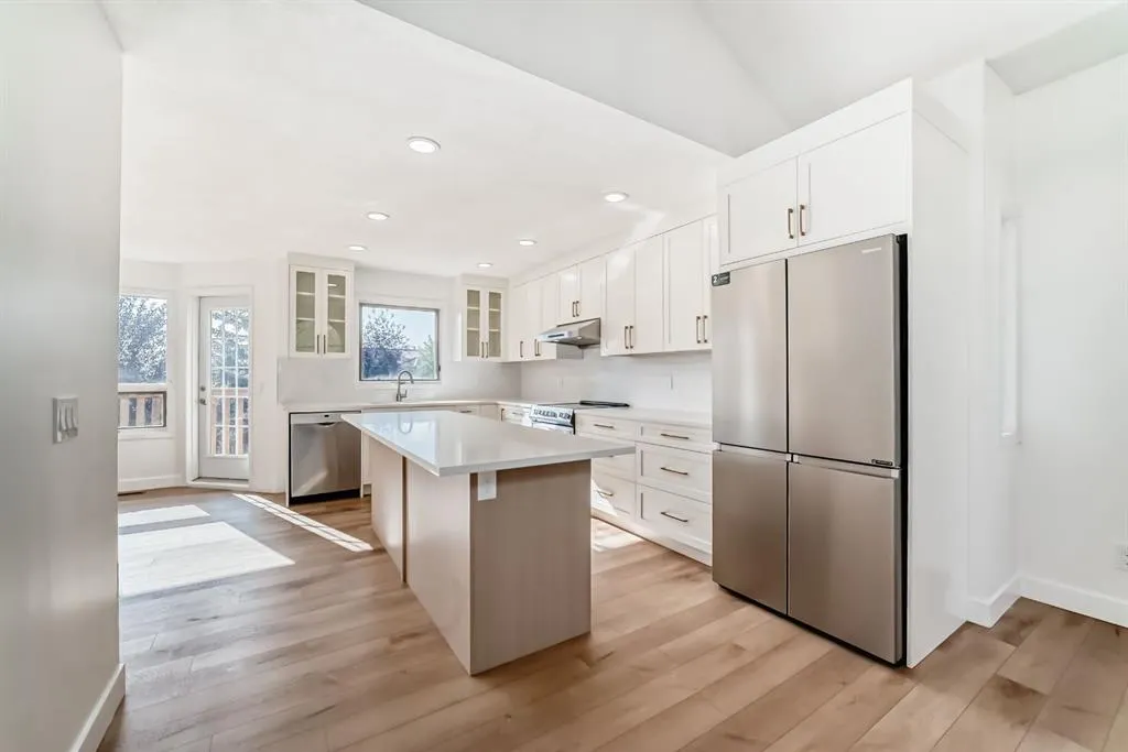 118 Signature Close SW