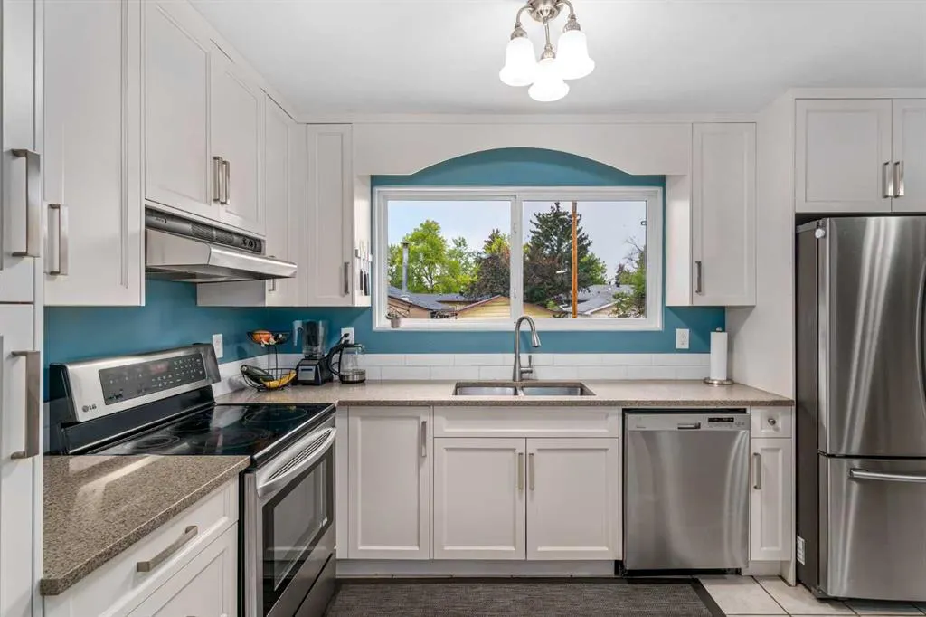 92 Baker Crescent NW