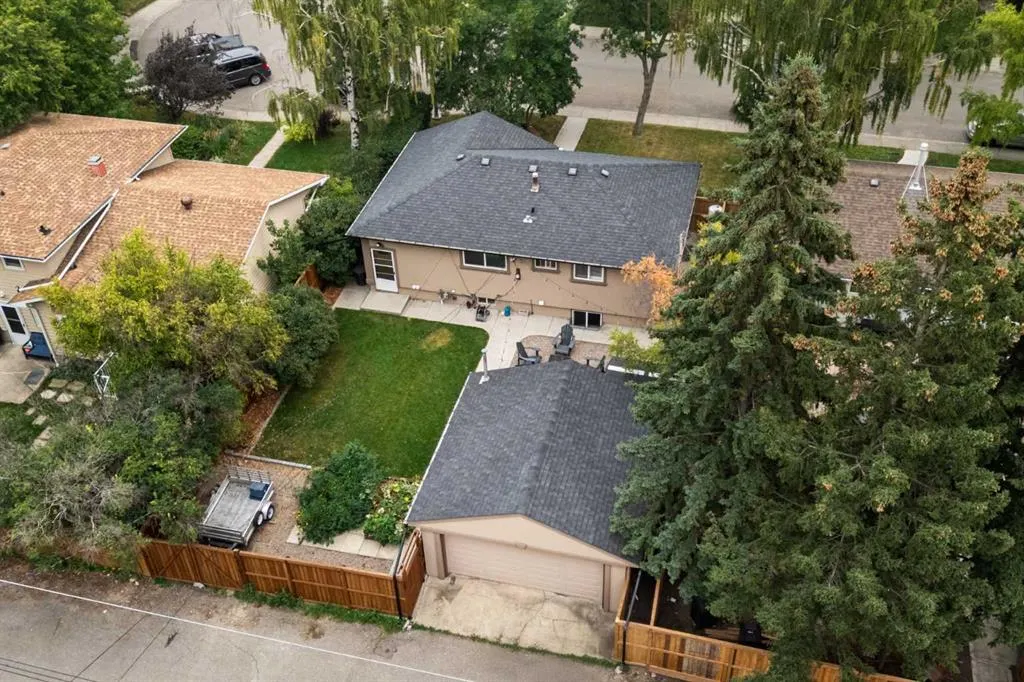 92 Baker Crescent NW