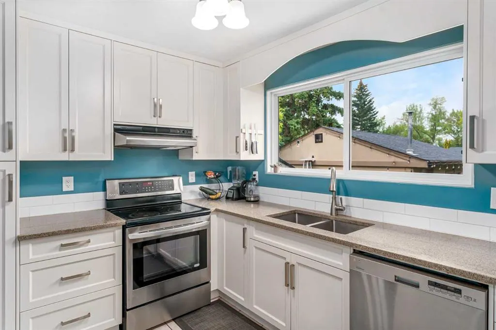 92 Baker Crescent NW